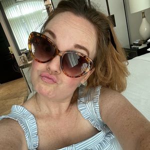 Meet your Posher, Candace